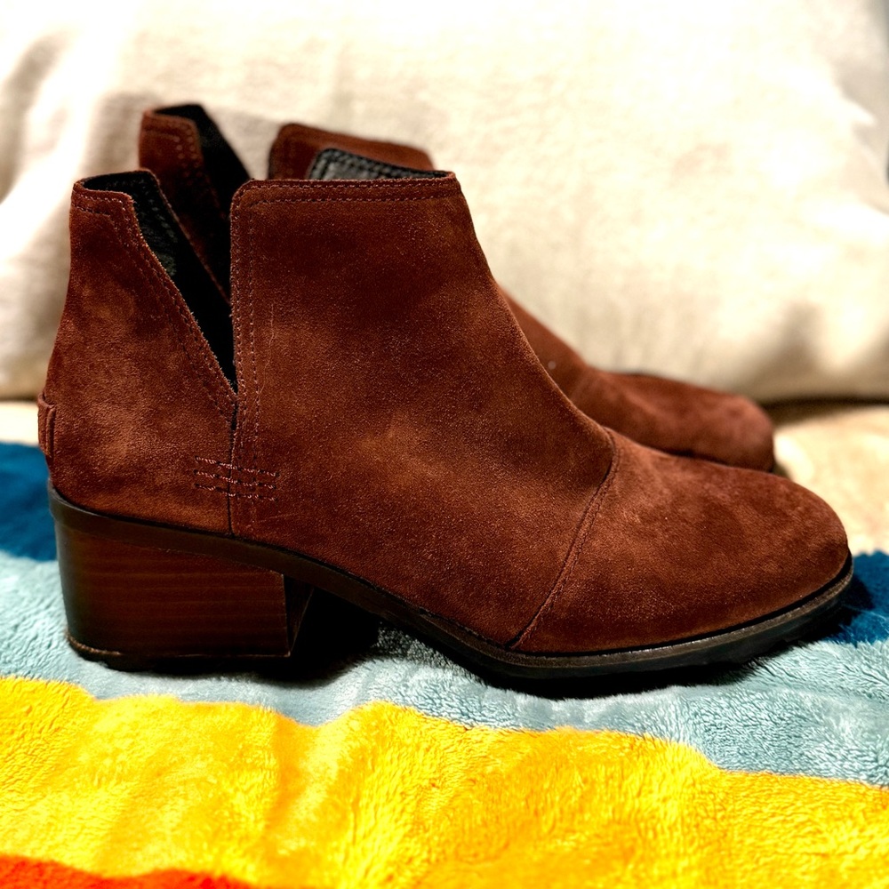 Sorel Brown Suede Cate Cut-Out Boots